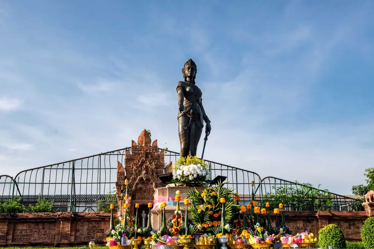 Statue of Queen Chamadevi