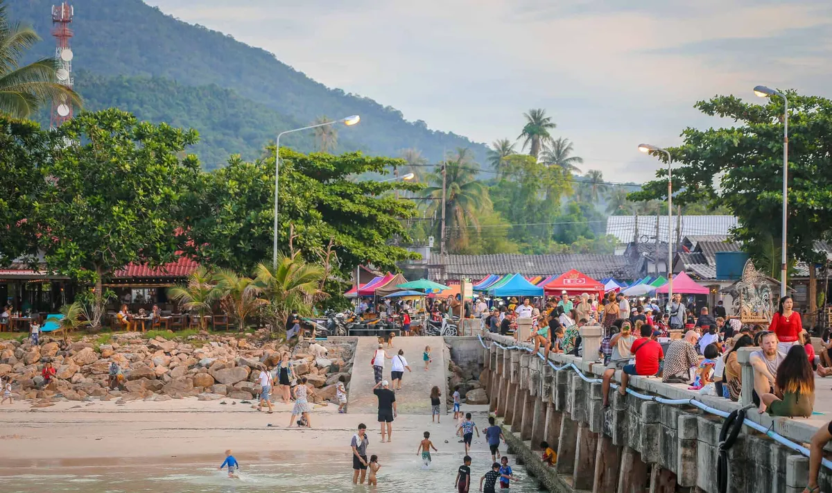 Sunday Walking Street Market