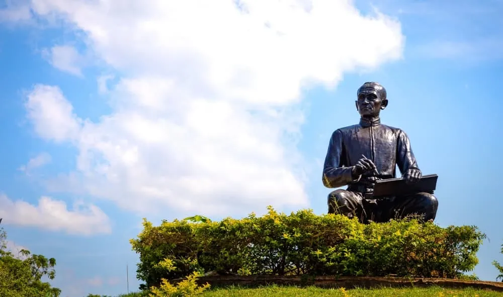 Sunthon Phu Monument