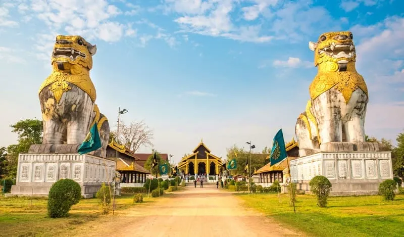 Surasi Military Camp Floating Market