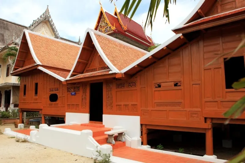 Thai Style Kuti at Wat Wang Tawan Tok