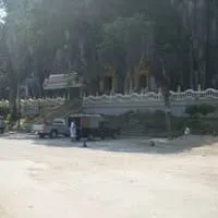 Tham Khao Yoi