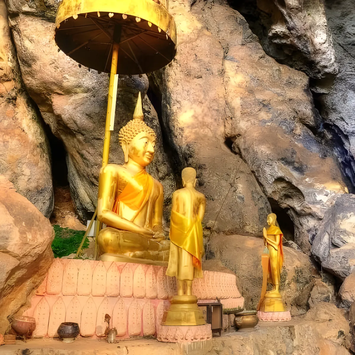 Tham Phra