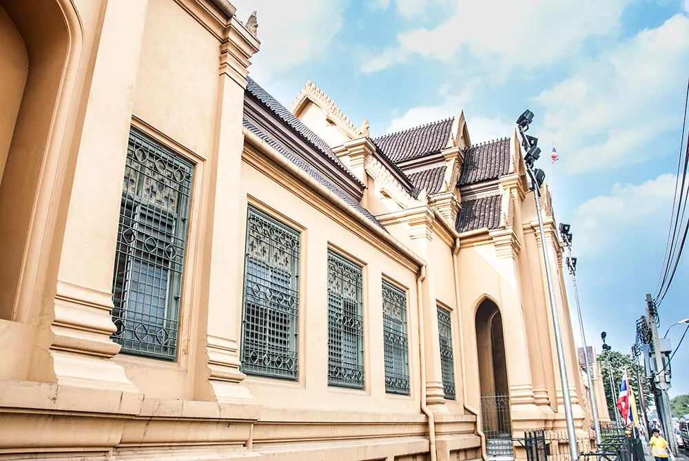 Thawornwatthu Building