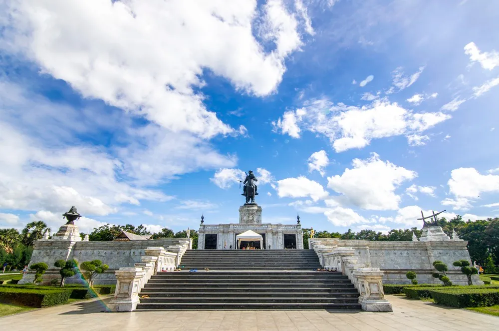 The King Naresuan the Great Monument — photo 2