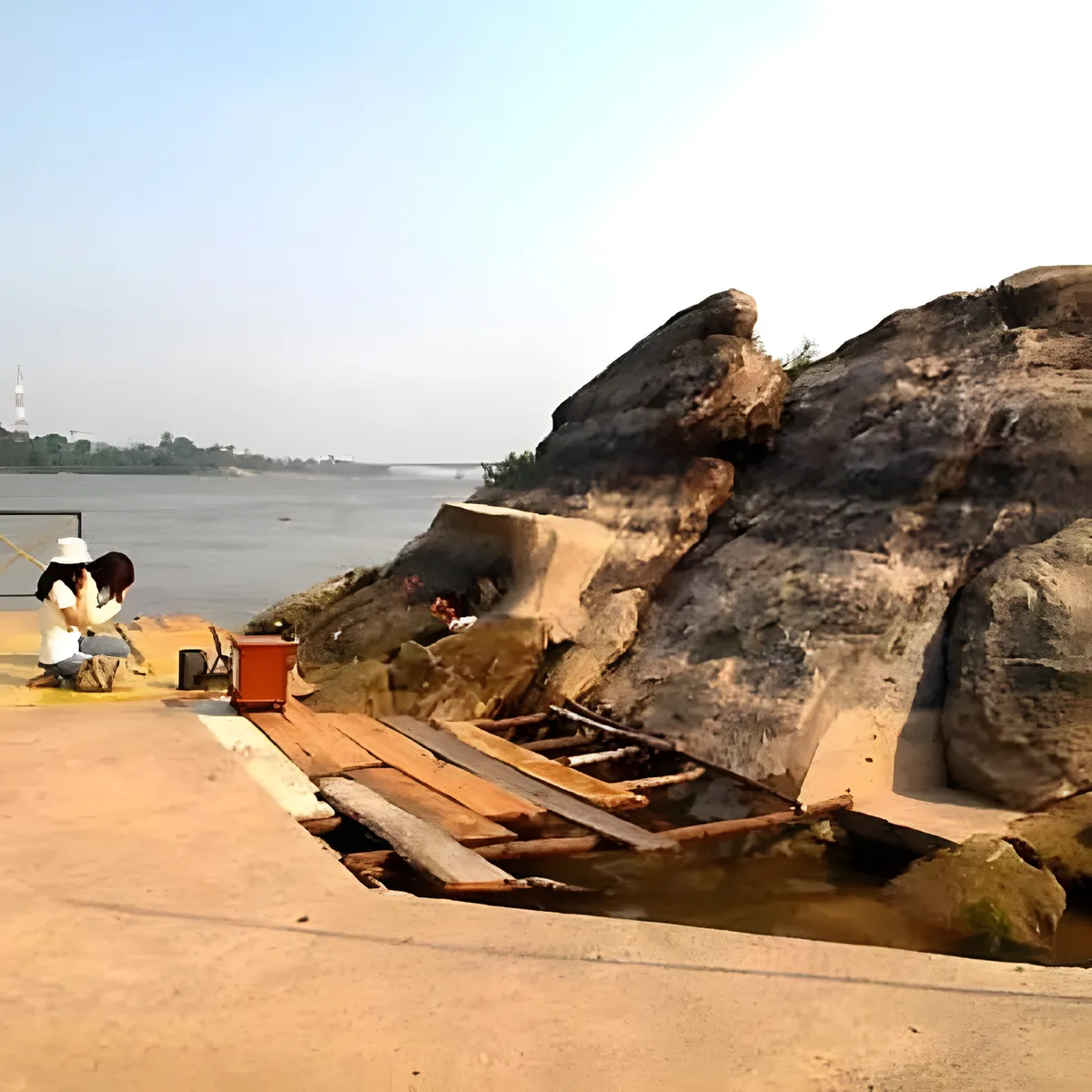 Phra Phutthabat Wern Pla (Buddha Footprint in the Mekong)