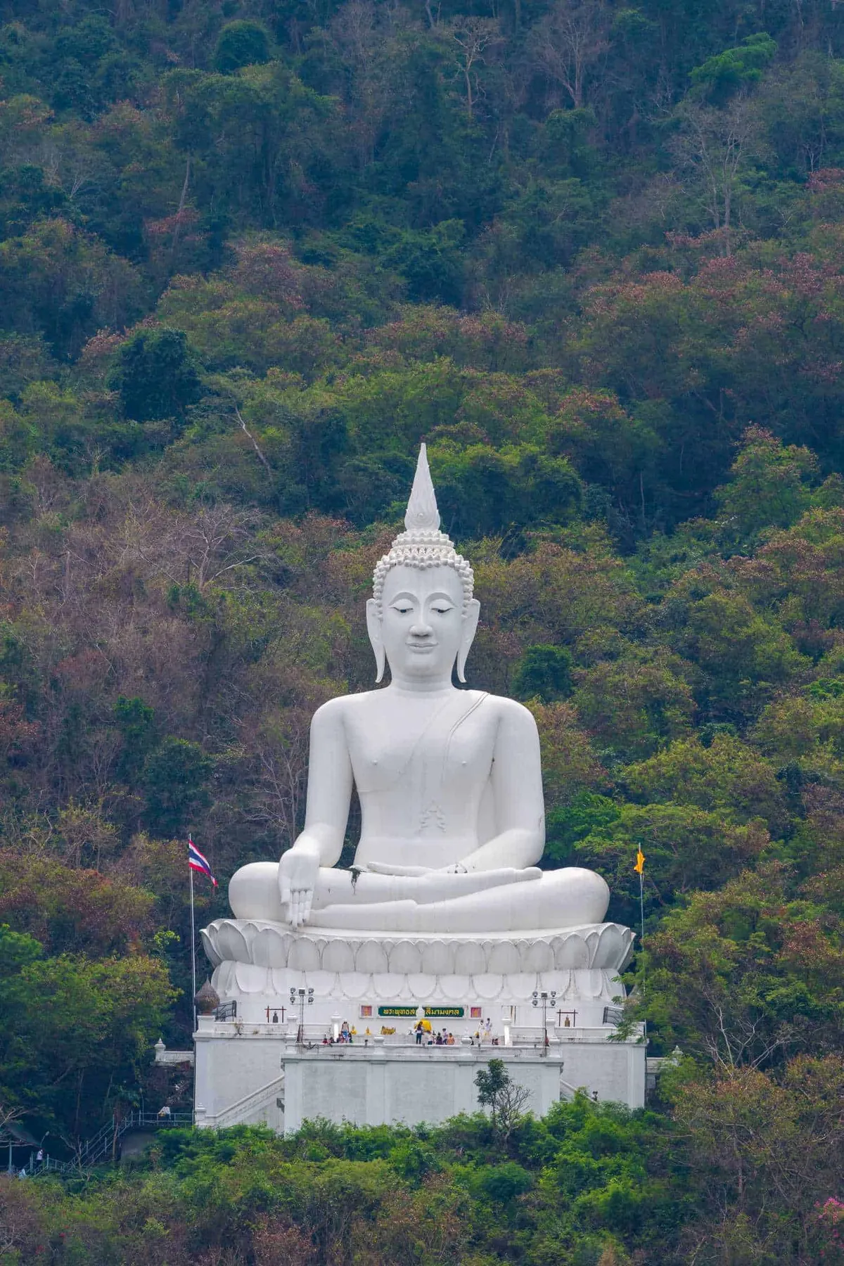 Thepphitak Phunnaram Temple