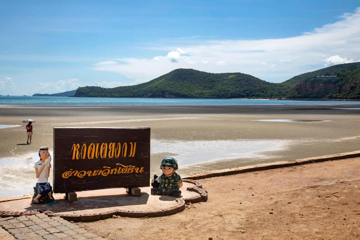 Toei Ngam Beach