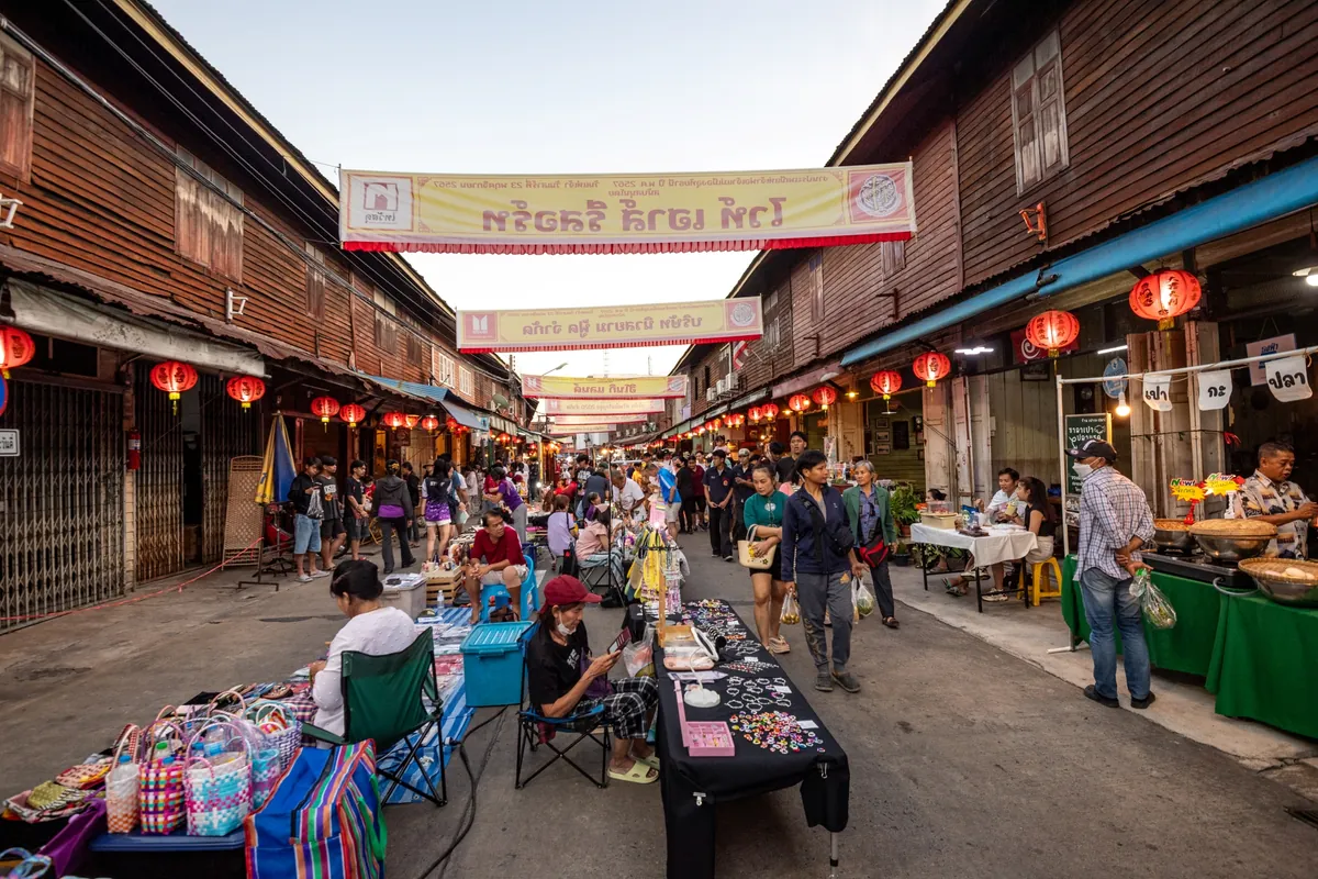 Trok Rong Ya Walking Street, Uthai Thani — photo 2