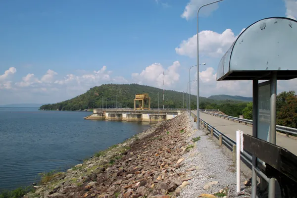 Ubolratana Dam or Phong Nip Dam — photo 2
