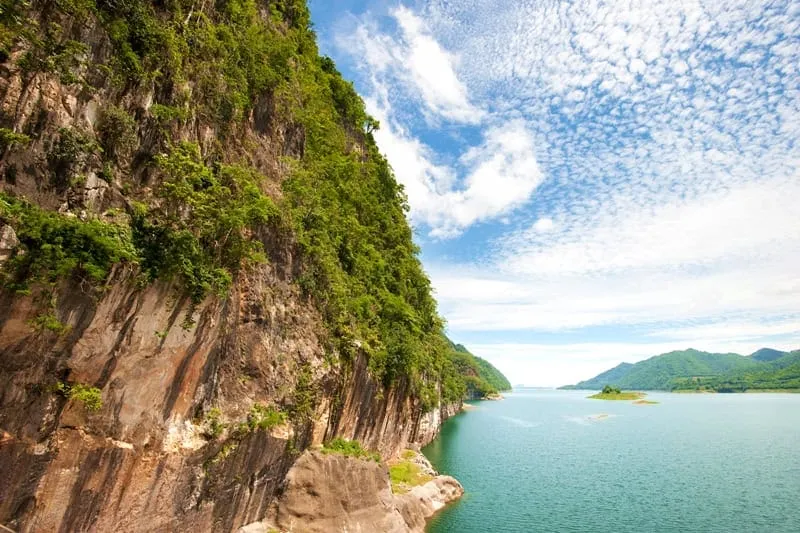 Vajiralongkorn Dam (Khao Laem Dam)