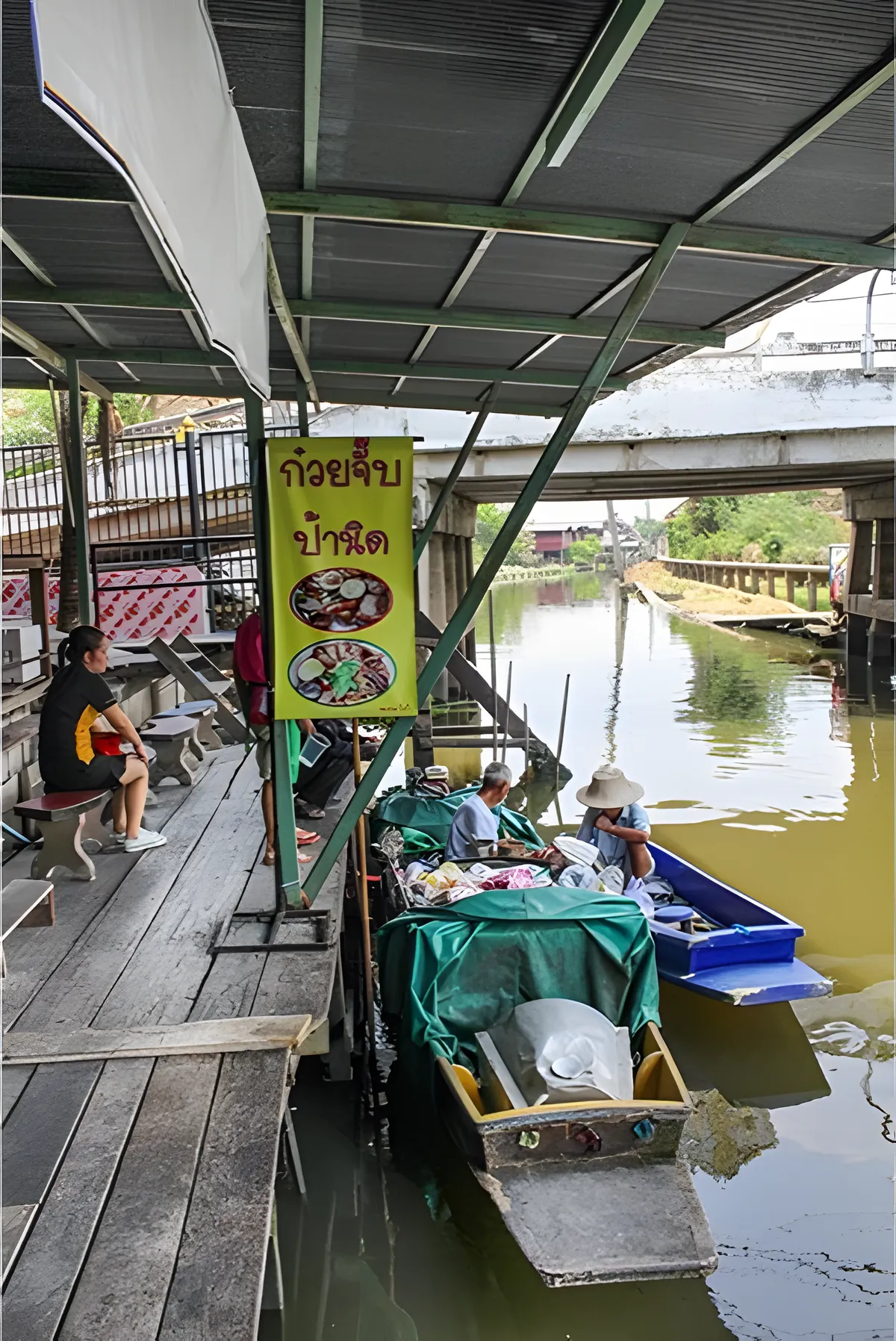Wat Takian Floating Market