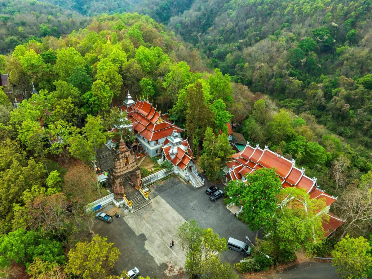Wat Analayo Thipphayaram (Doi Butsarakham)
