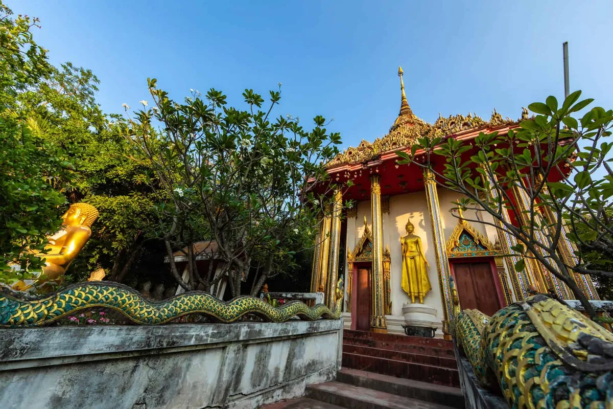 Wat Chaiyo Worawihan or Wat Ket Chaiyo