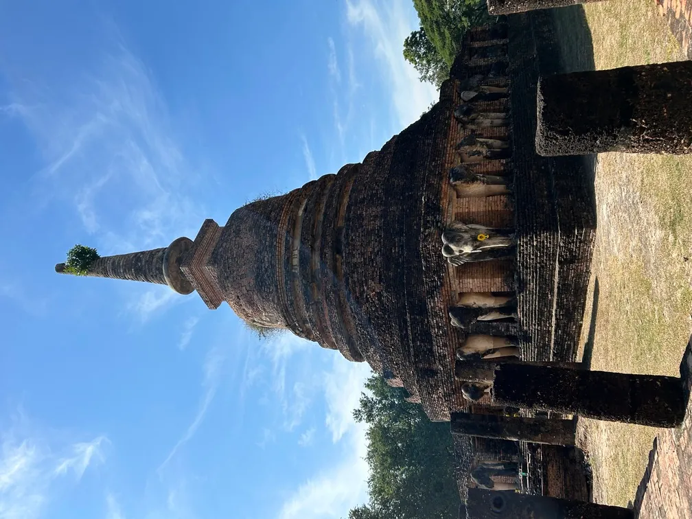 Wat Chang Lom Ancient Remains
