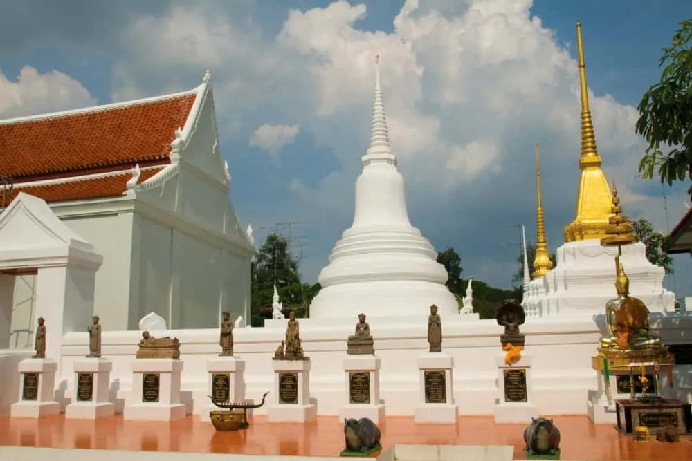 Wat Choeng Tha, Lop Buri