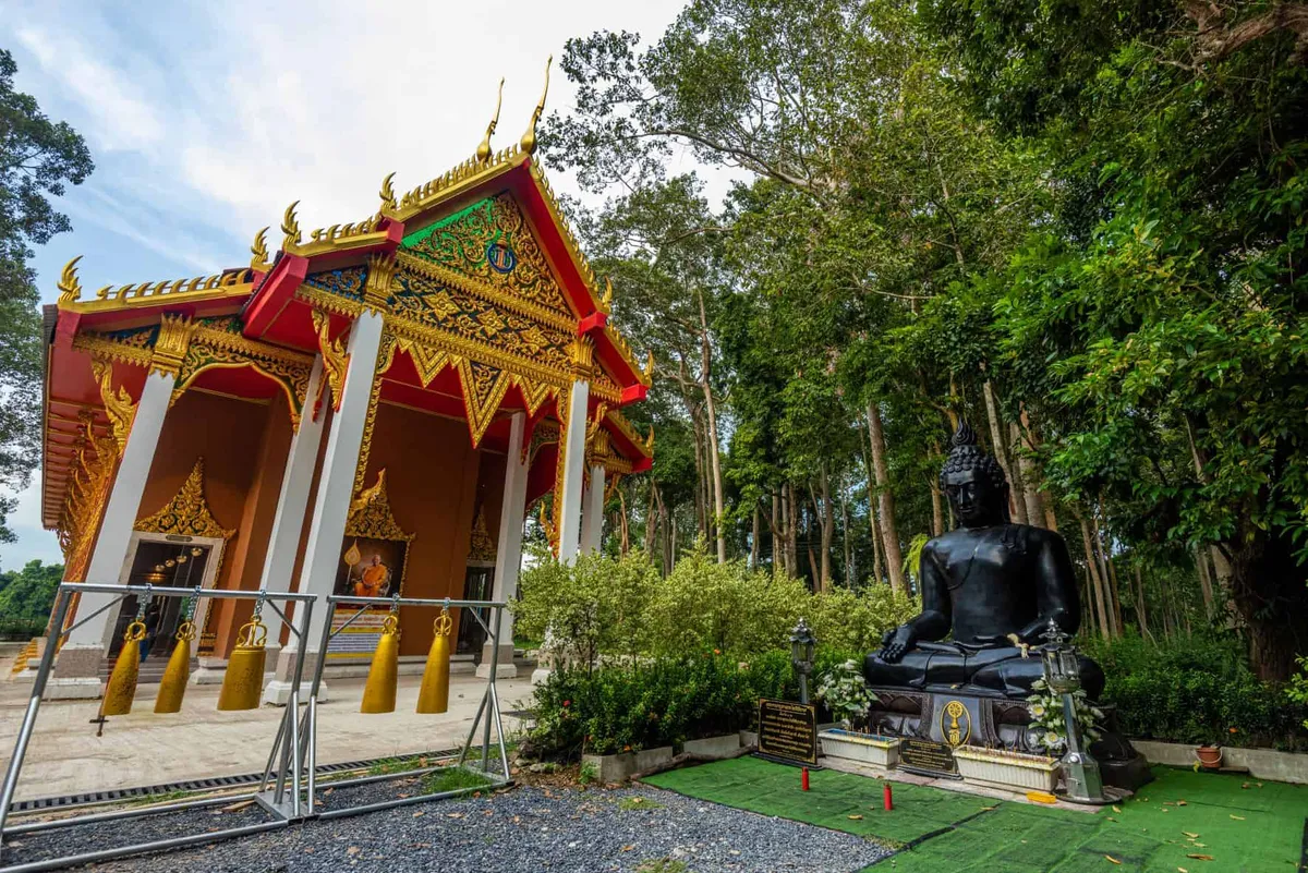 Wat Chulabhorn Wanaram