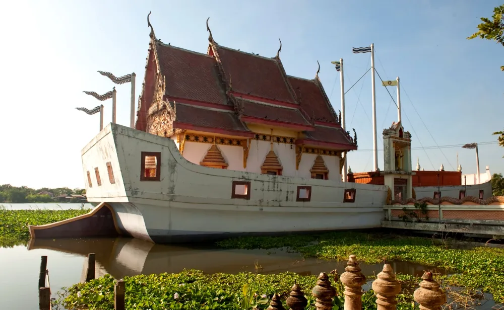 Wat Dharmikarama (The Bat Temple) — photo 2