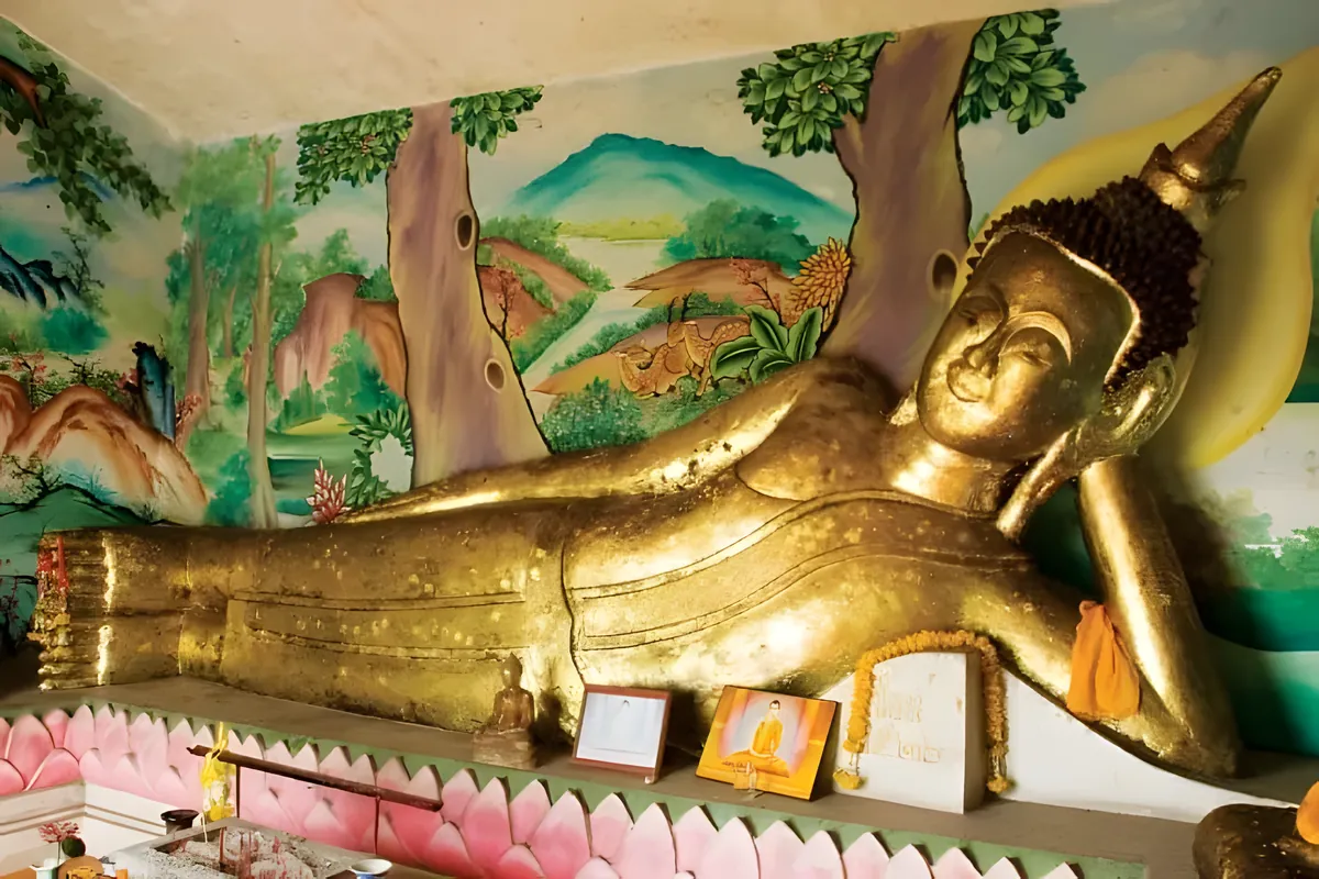 Wat Khao Phra Phutthabat Bang Sai