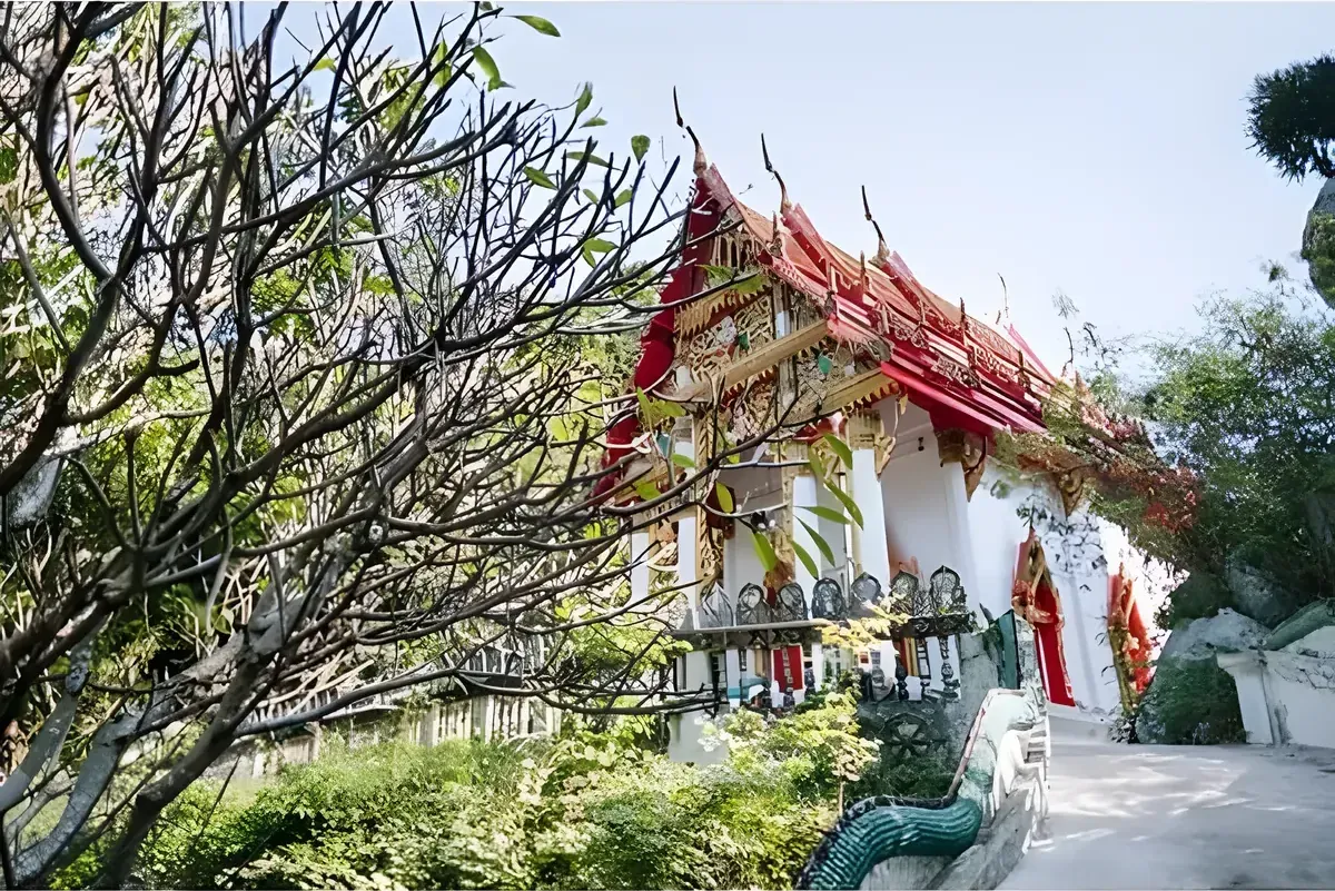 Wat Khao Wong Phrommachan