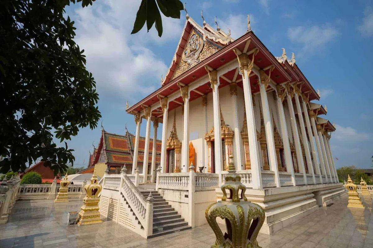 Wat Klang Bang Phra