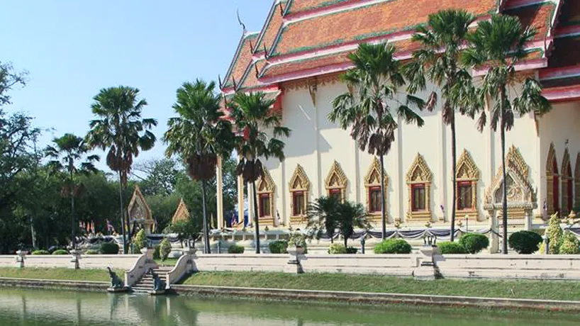 Wat Klang Phra Aram Luang