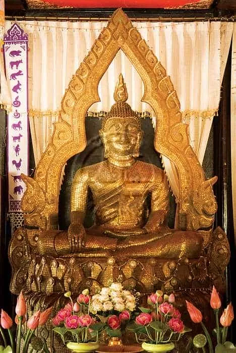 Wat Lard Kham (Luang Po Saen Rean)