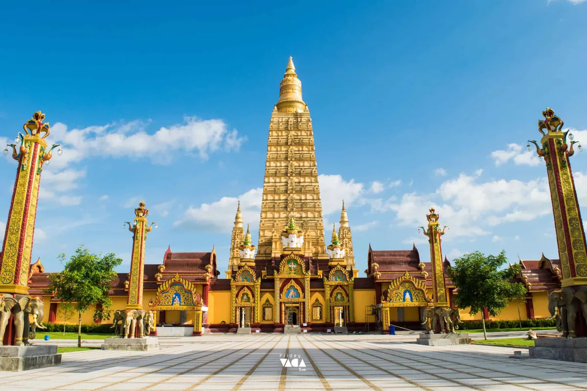 Wat Maha That Wachiramongkol (Wat Bang Thong)