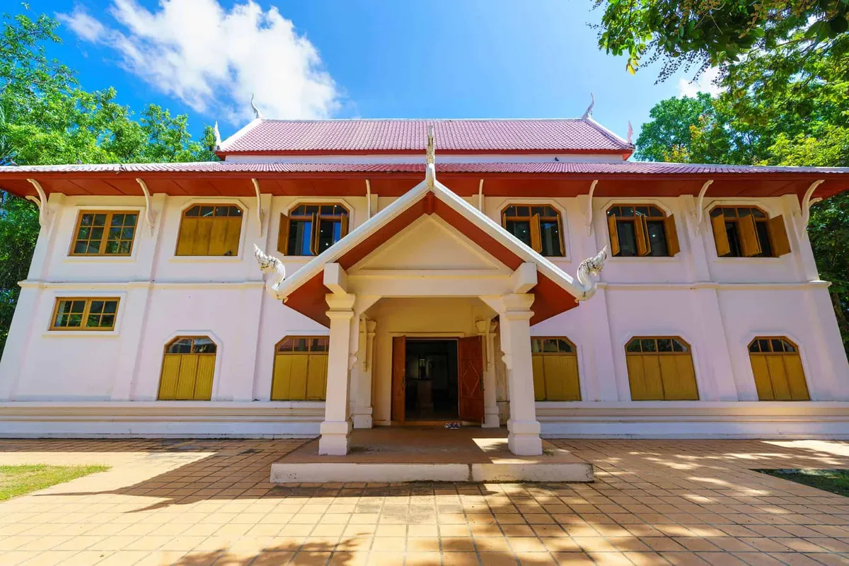 Wat Mahachai (Wat Nuea)