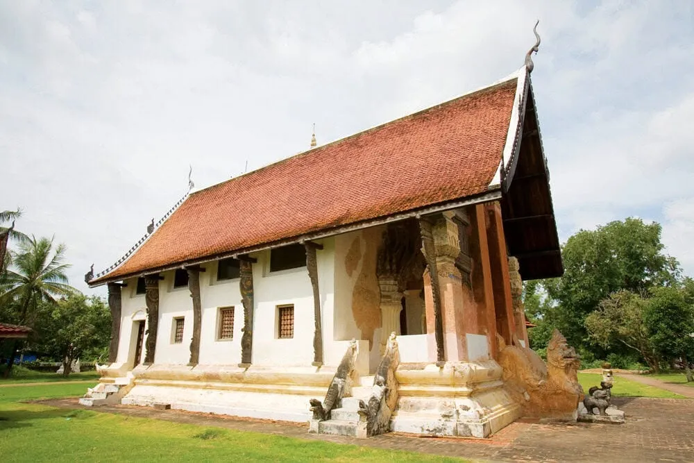 Wat Manophirom