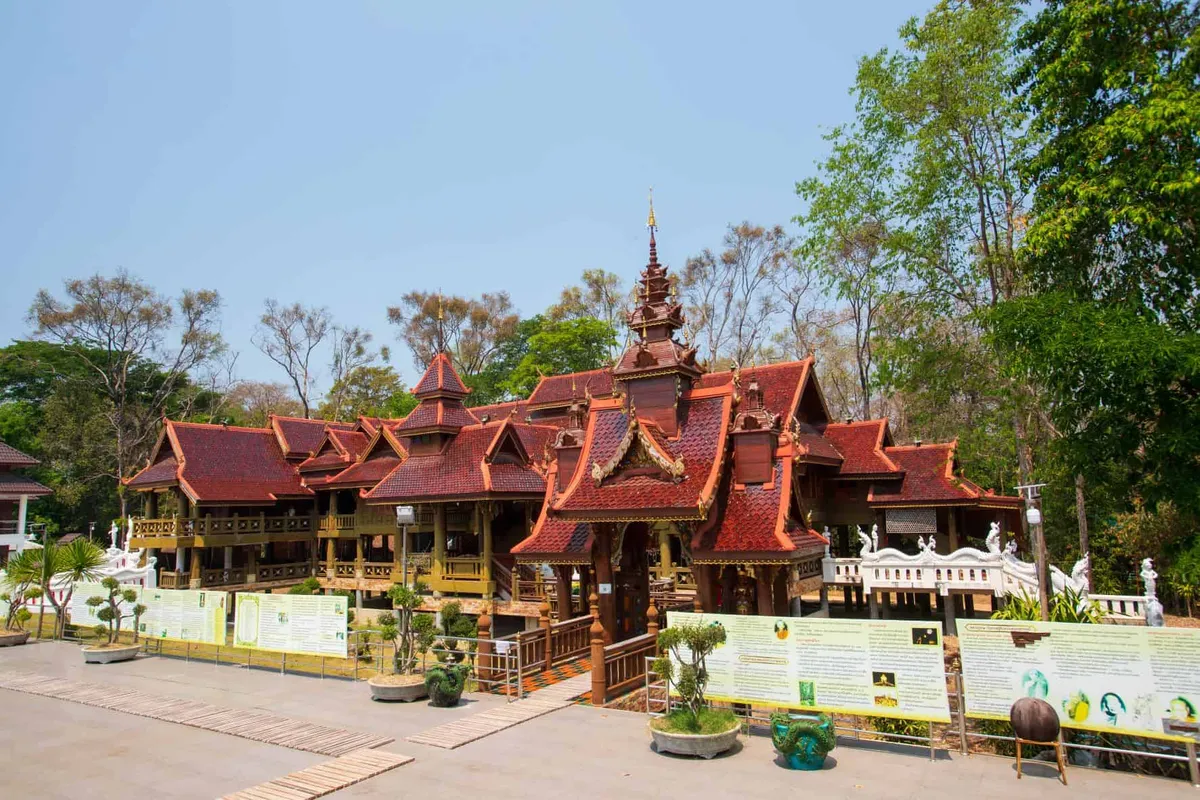 Wat Pa Wiwek Watthanaram