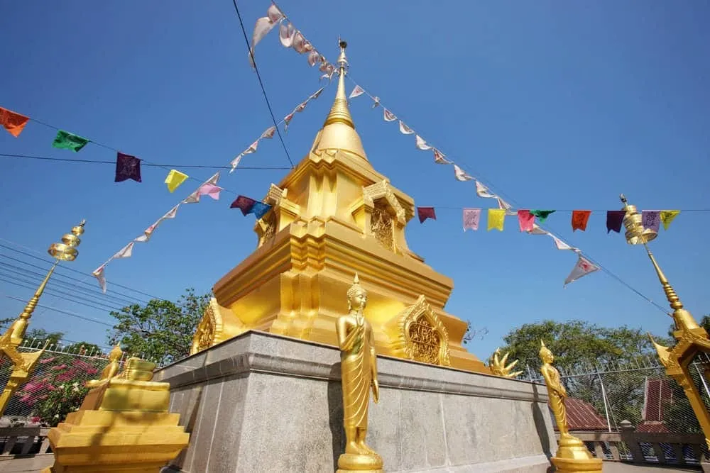 Wat Patommatedsana Aranyawasi (Kao Plong)
