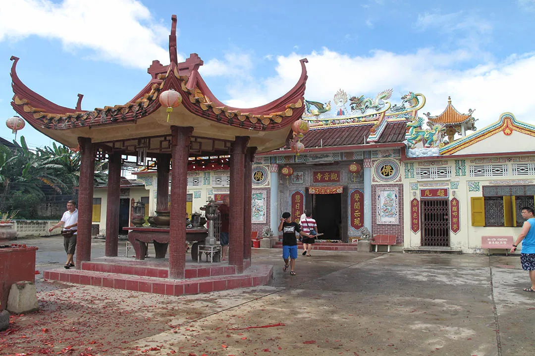 Wat Phra Photisat Kuan Im — photo 2