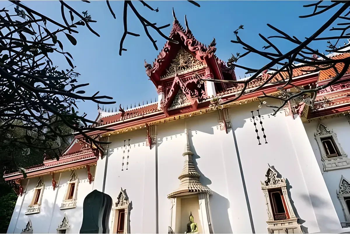 Wat Pho Thi Khun (Wat Huai Toei)