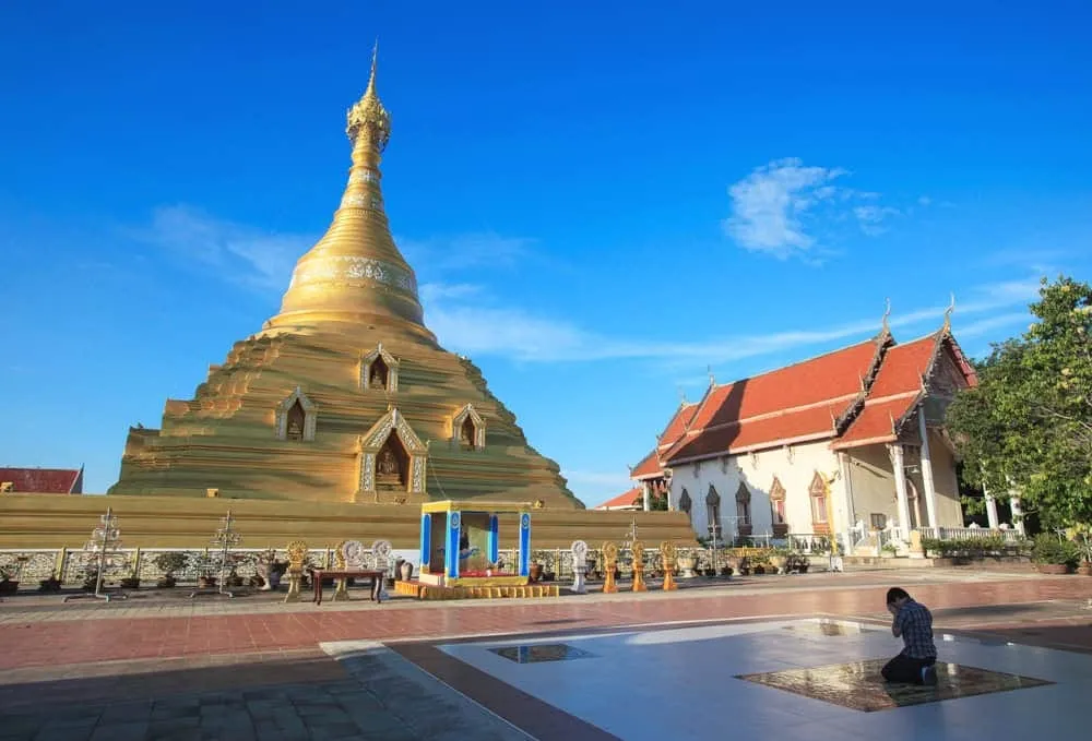 Wat Phra Borommathat Chediyaram