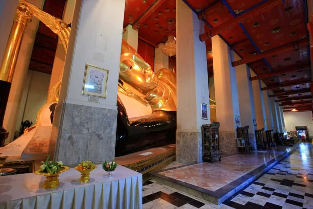 Wat Phra Non Chakkrasi Worawihan