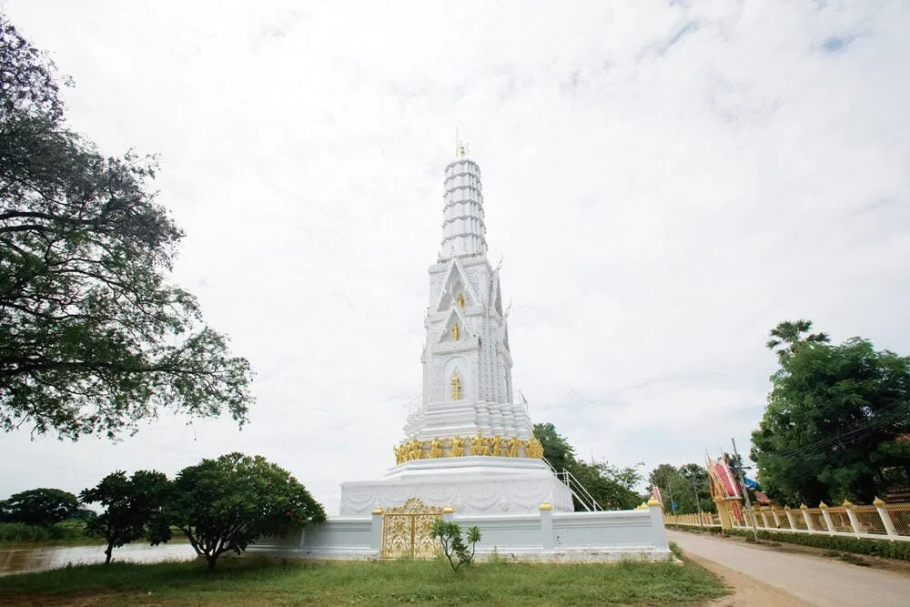 Wat Phra Prang Lueng