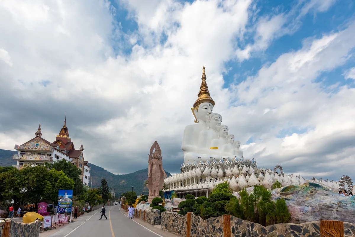 Wat Phra That Pha Son Kaew — photo 3