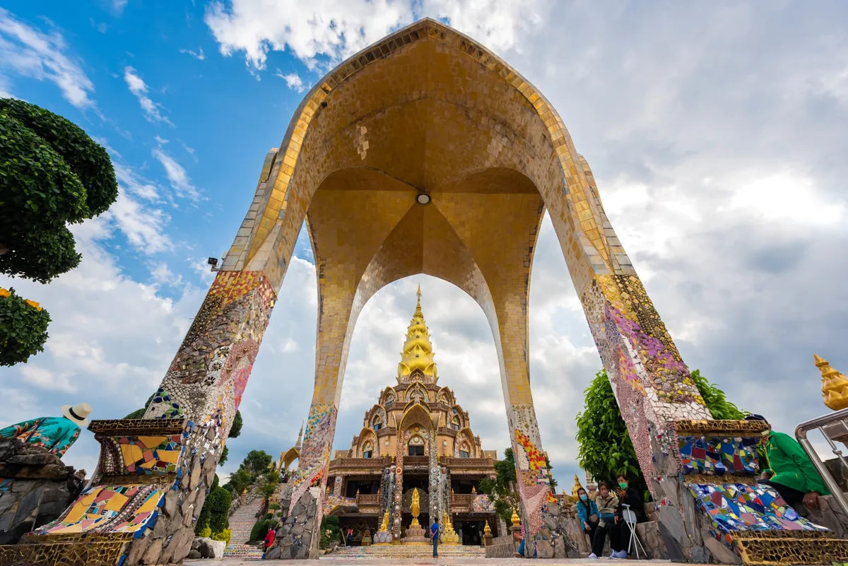 Wat Phra That Pha Son Kaew — photo 4