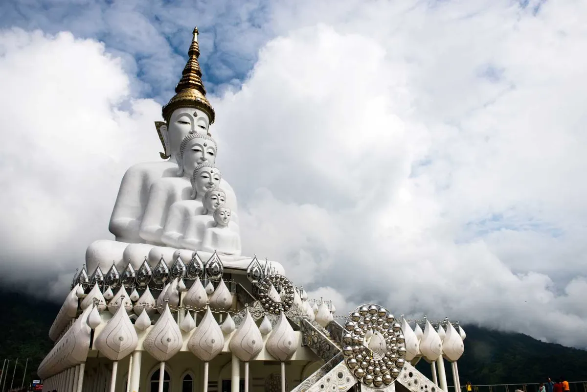 Wat Phra That Pha Son Kaew
