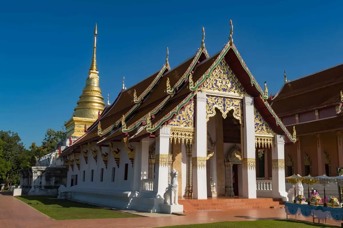 Wat Phrathat Chang Kham Worawihan