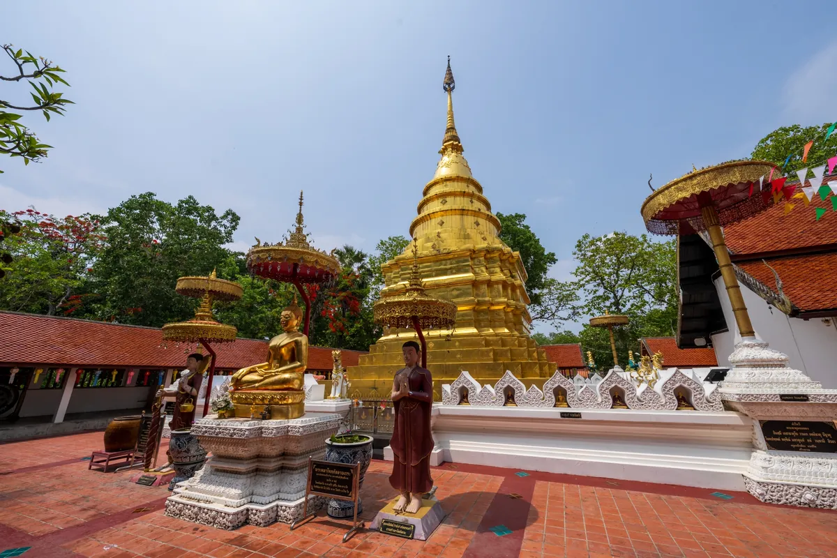Wat Phra That Chom Thong — photo 2
