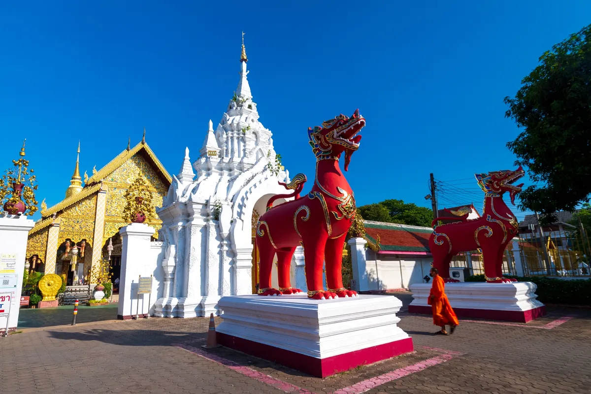Wat Phra That Hariphunchai — photo 2