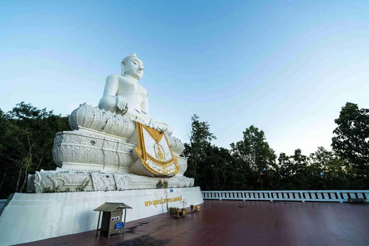 Wat Phrathat Mae Yen