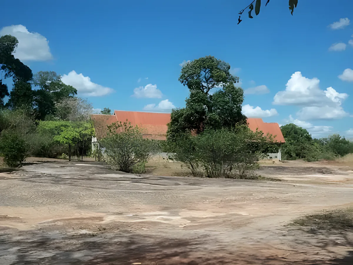 Wat Phu Tham Phra Wanaram
