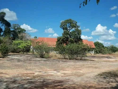 Wat Phu Tham Phra Wanaram