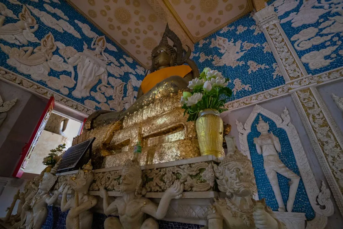 Wat Pracharat Bamrung (Wat Rang Man) — photo 3