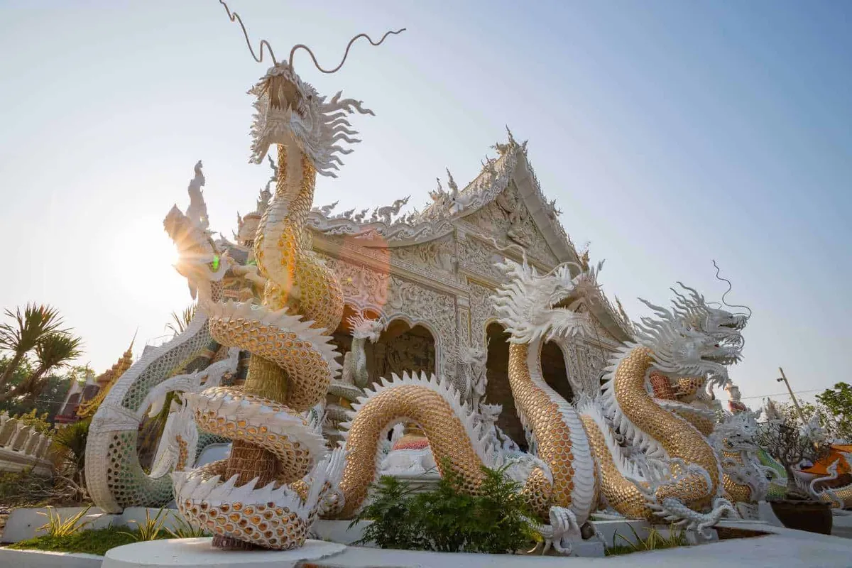 Wat Pracharat Bamrung (Wat Rang Man)