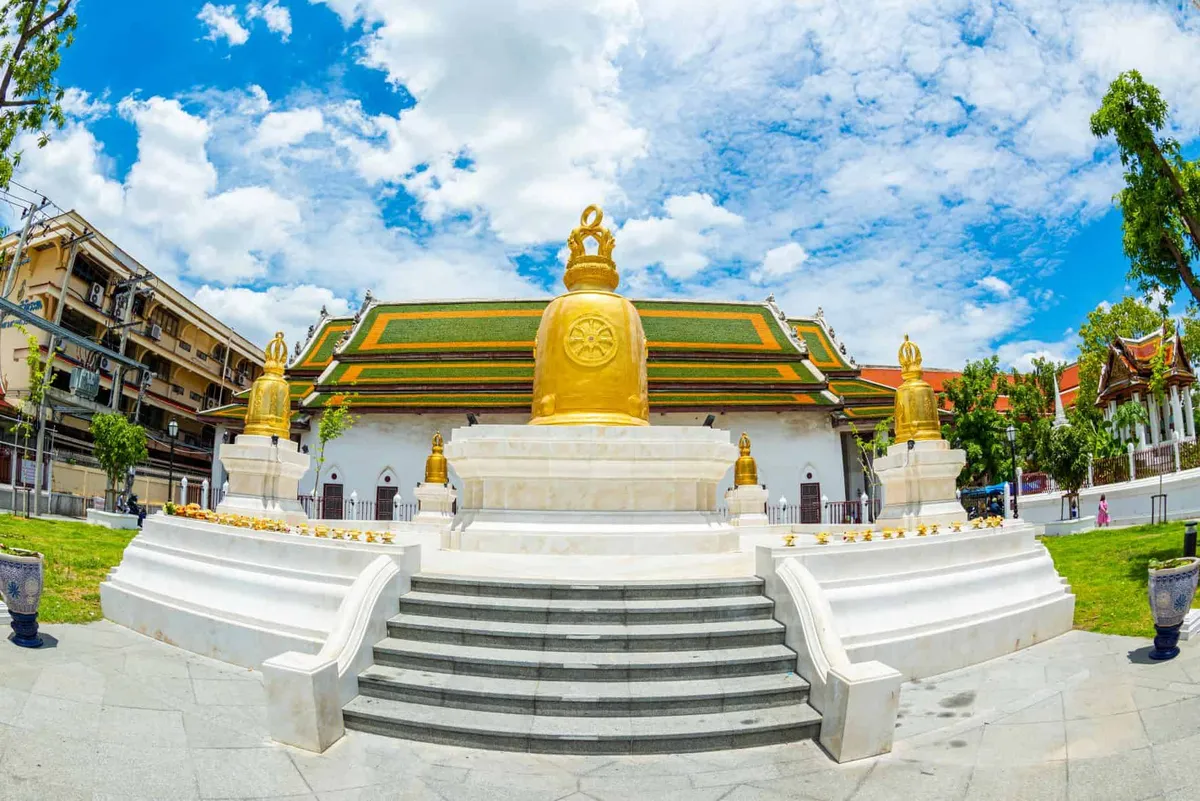 Wat Rakhangkhositaram Woramahawihan