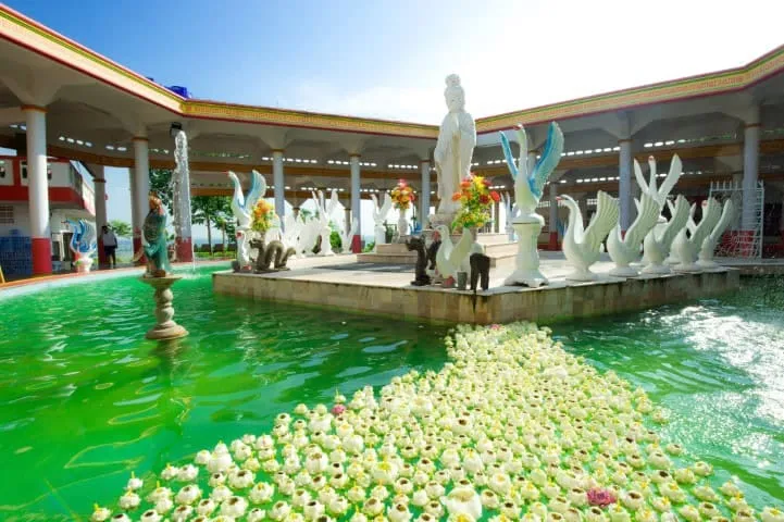 Wat Ratchakhiri Hiranyaram